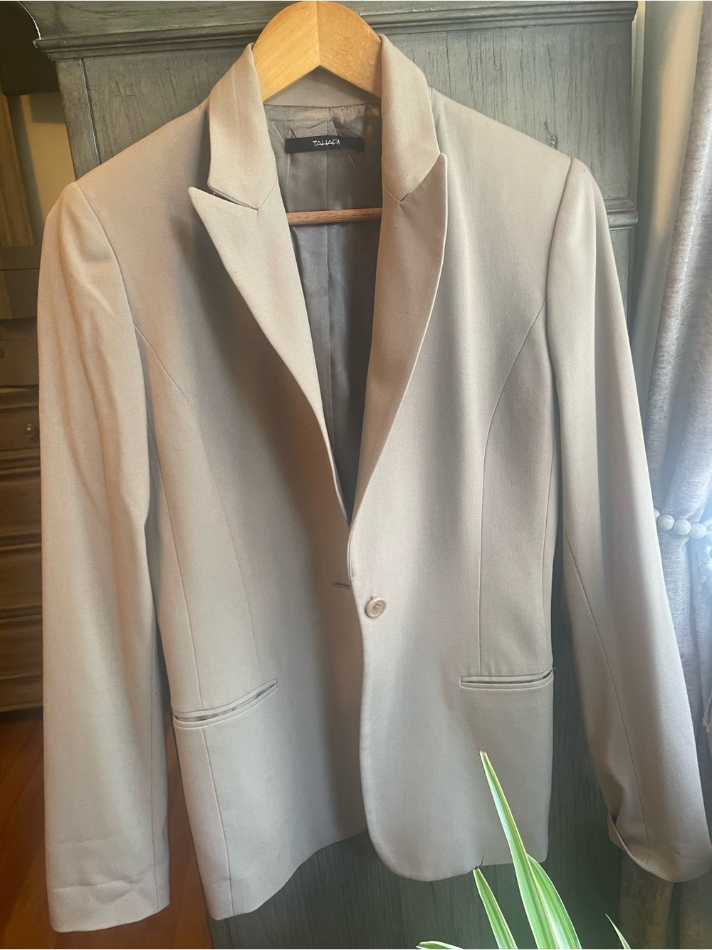 Tahari Light Beige Single-Button Women's Blazer